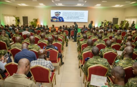 Le ministre d’État Téné Bira­hima : “For­mer un sol­dat, c’est éle­ver le niveau de pro­tec­tion de la Répu­blique”