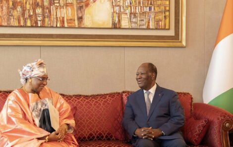 Le Président de la République, Chef de l’État a échangé avec Mme Coumba BA, une Envoyée Spéciale du Président de la Mauritanie S.E.M Mohamed Ould EL – GHAZOUANI.