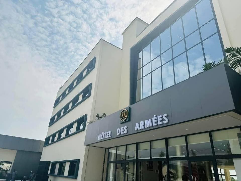 Hotel_des_Armees_Plateau_ABJ_1