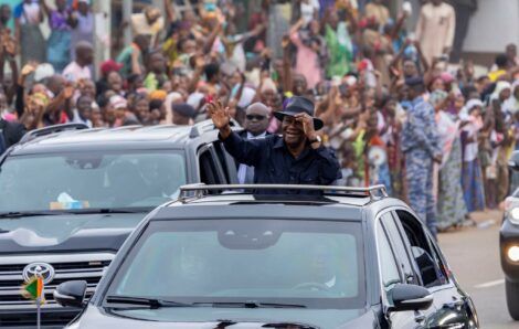 Côte d’Ivoire : le président Alassane Ouattara est arrivé à Bouaké pour le 65ème anniversaire de l’indépendance.