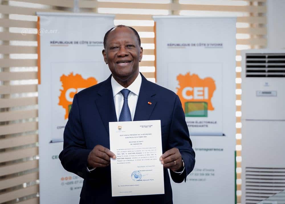 presidentielle-2025-depot-de-candidature-d-alassane-ouattara-a-la-cei_4358m6vr66c