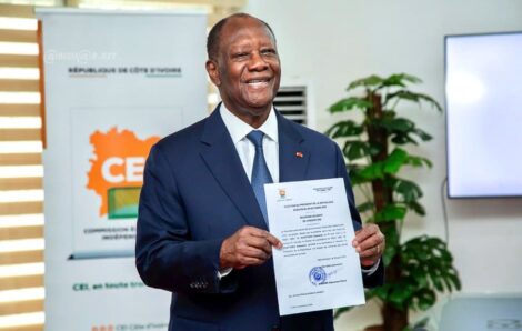 Alassane Ouattara, après le dépôt de sa candidature: « Ma candidature s’inscrit dans l’esprit de responsabilité et de respect de l’État de droit »