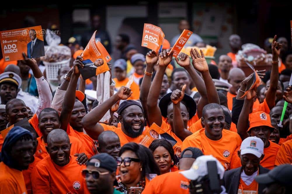 presidentielle-2025-depot-de-candidature-d-alassane-ouattara-a-la-cei_iz8gs91euy