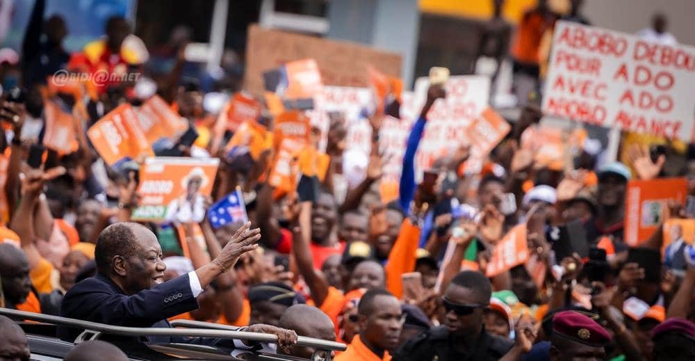 presidentielle-2025-depot-de-candidature-d-alassane-ouattara-a-la-cei_r95kh7lqxbi