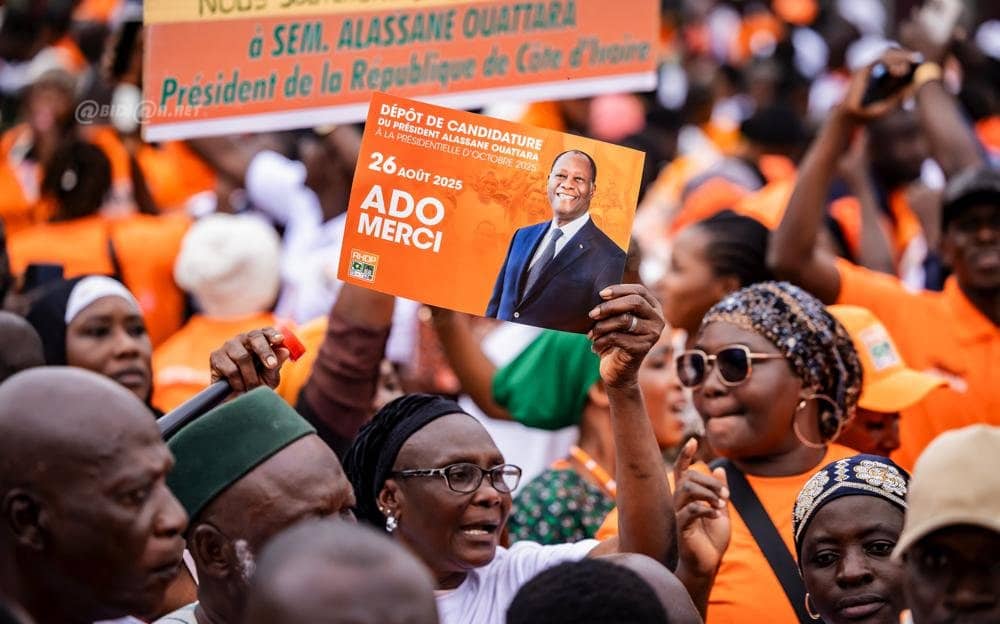 presidentielle-2025-depot-de-candidature-d-alassane-ouattara-a-la-cei_spfzg1hh7ta