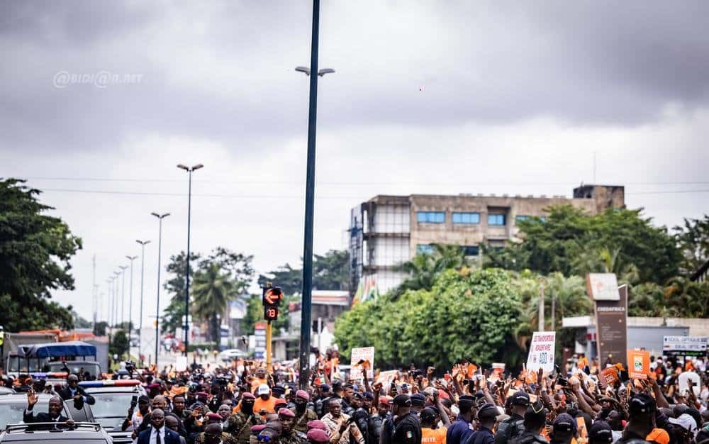 presidentielle-2025-depot-de-candidature-d-alassane-ouattara-a-la-cei_xnakzwssgid