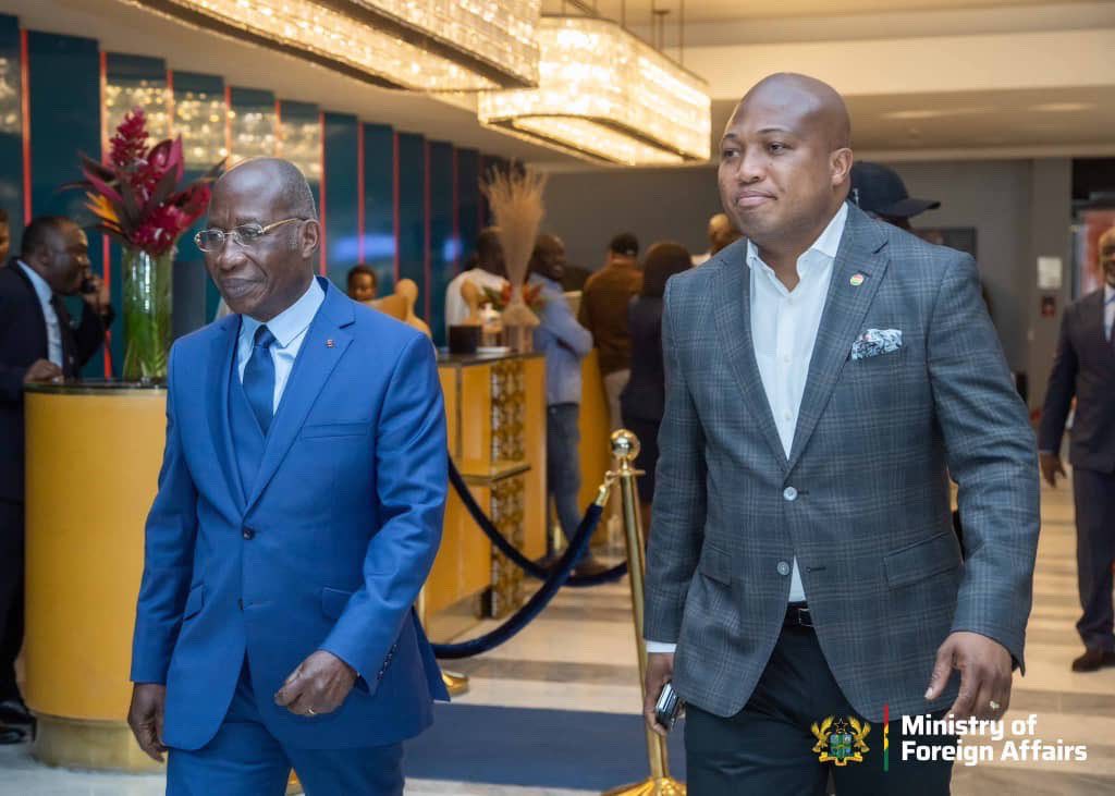 Société – Soutien aux réfugiés ghanéens à la frontière de Bouna : Le Président Alassane Ouattara soulage plusieurs déplacés.