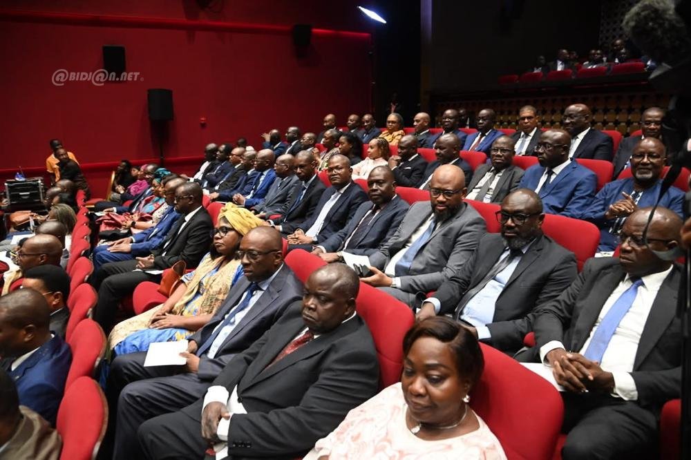 cinema-projection-de-l-avant-premiere-du-film-documentaire-intitule-alassan_s6x958a80if