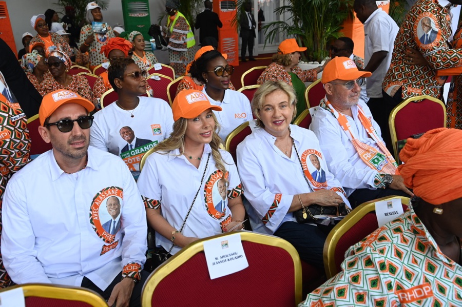 presidentielle-2025-meeting-des-femmes-du-rhdp_bn4vrrzgplj