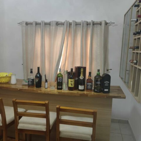 Exclusif / Pendant qu’il appelait à l’insurrection, il se la coulait douce.