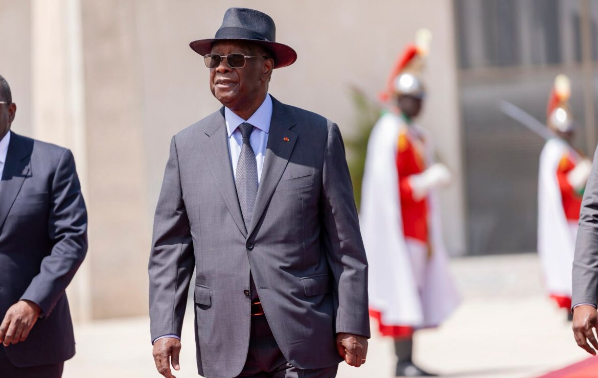 Politique – Le président Ouattara s&rsquo;est envolé pour le France Mission présidentielle : Alassane Ouattara s&rsquo;est envolé pour la France ce vendredi.