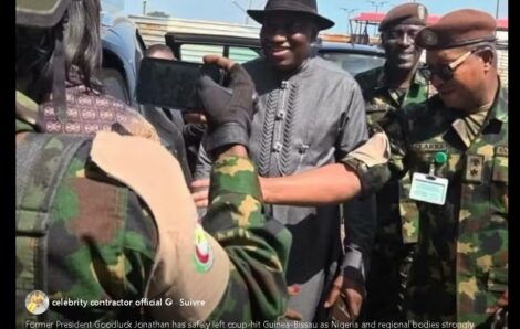 Goodluck Jonatan (ancien Président du Nigeria) accuse Embalo d’avoir orchestré une manœuvre anti-démocratique.