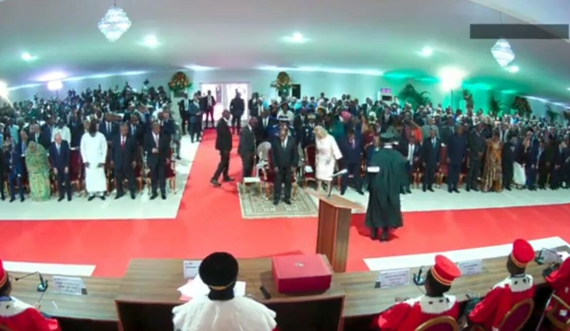 Ceremonieserment08122025_12