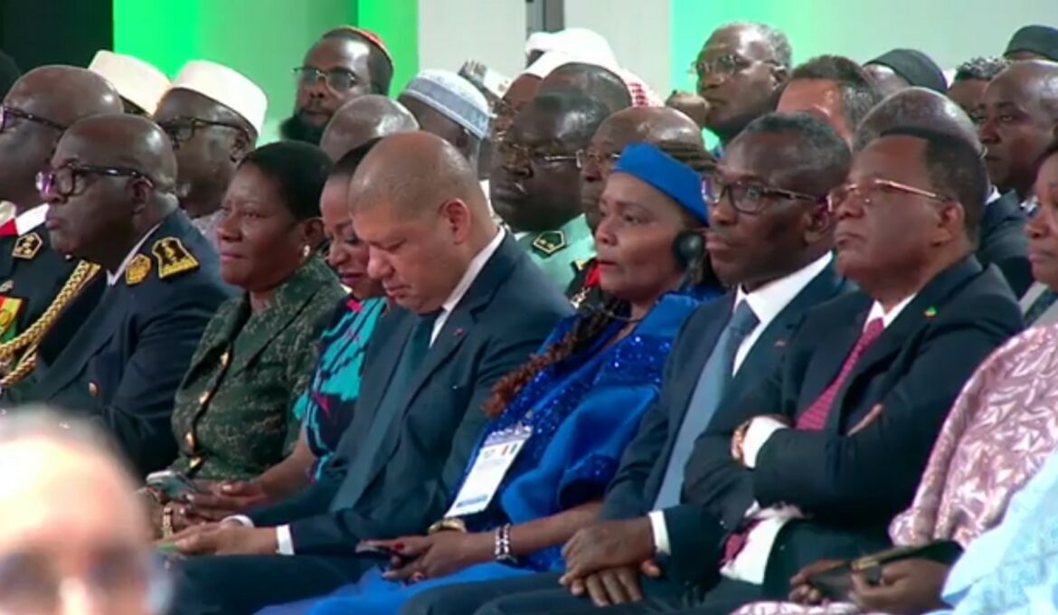 Ceremonieserment08122025_19