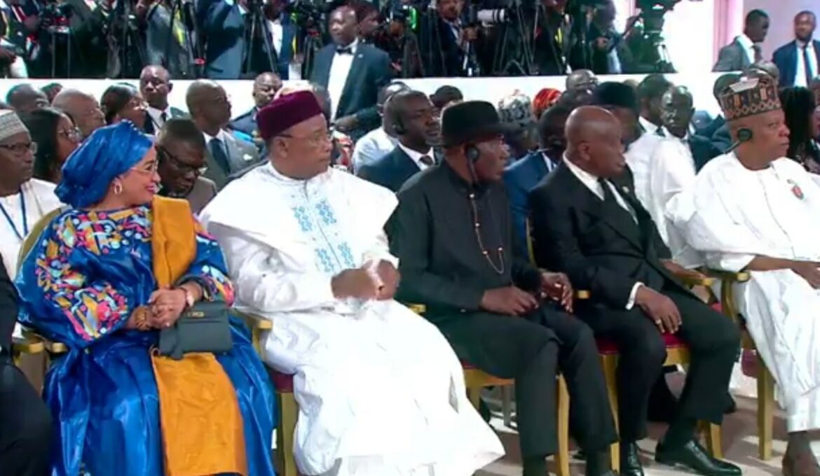 Ceremonieserment08122025_28