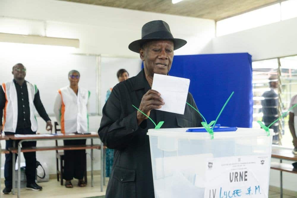 legislatives-le-president-ouattara-et-la-premiere-dame-ont-vote-au-lycee-sa_6pjwrphu92r