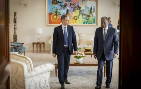 Côte d&rsquo;Ivoire : Reçu par le chef de l&rsquo;État, Rodolphe Saadé officialise le choix d&rsquo;Abidjan comme base stratégique de CMA CGM en Afrique.