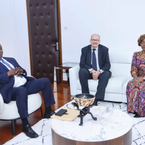 Diplomatie – Coopération : Le directeur exécutif de l&rsquo;Organisation Internationale du Cacao (ICCO) reçu en audience par la Ministre d&rsquo;Etat Kaba Nialé.