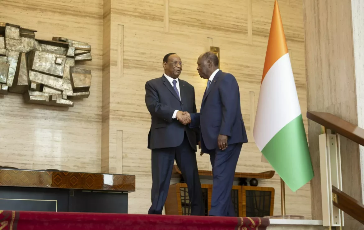 Le Chef de l&rsquo;État a eu un entretien avec le Négociateur en Chef entre la CEDEAO et l&rsquo;AES, M. Lansana KOUYATÉ.