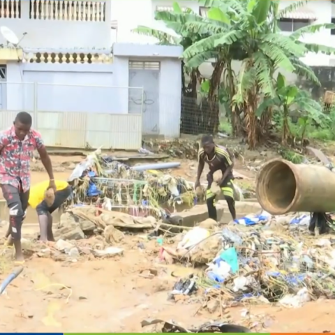 Côte d&rsquo;Ivoire : Pluies diluviennes à Abidjan, neuf personnes d&rsquo;une même concession périssent dans les décombres.
